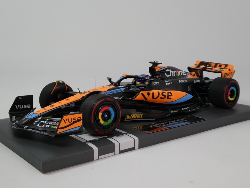 ミニカー MINICHAMPS McLaren F1 1/18 s-l400.jpg