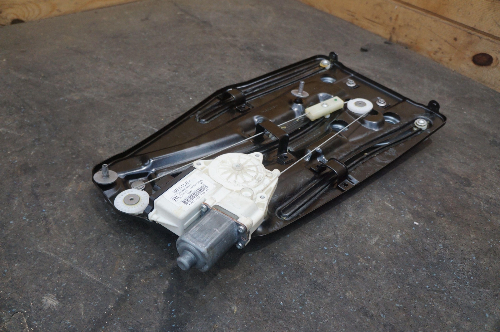 Right Passenger Door Inner Plate OEM 3W8837756K Bentley GT 2011-18