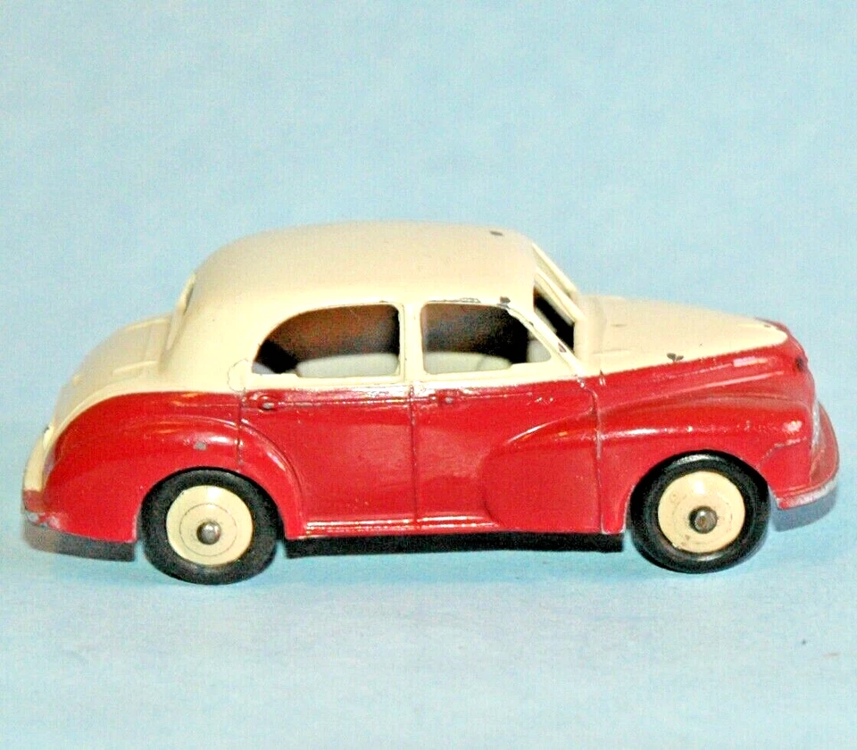 DINKY Meccano England original 1950 MORRIS OXFORD SEDAN 2 tone Cerise Cream #159 - Image 4 of 4