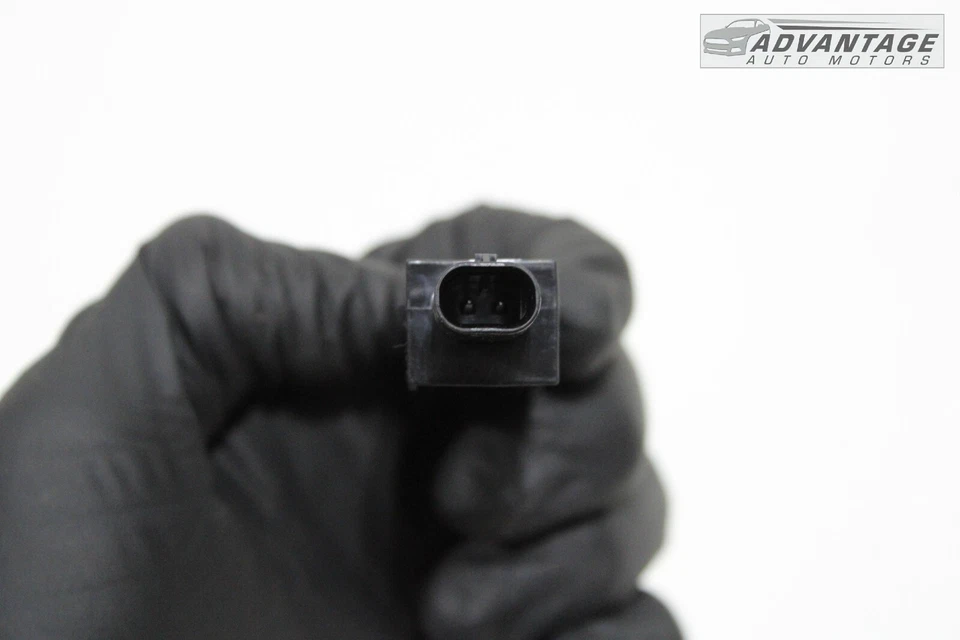 Unidad de módulo de control de antena de entrada sin llave Chevy Equinox 2018-2023 Denso OEM Foto 4 de 4