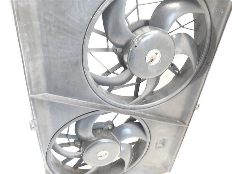 Radiator Cooling Fan Assembly 2009-2017 Chevrolet Traverse OEM 23434158 - Image 4 of 4