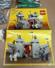 LEGO Castle 6073 Knight's Castle 6 Minifigures 408 Pieces No Box Pre-Owned