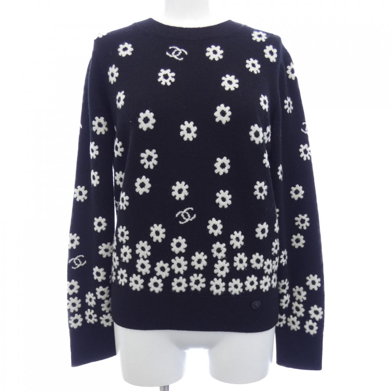 Authentic CHANEL Knitwear  #241-003-869-1411
