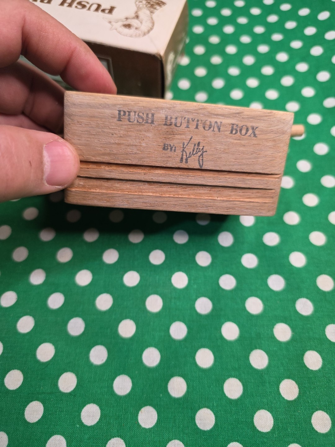 VINTAGE KELLY KALLERS PUSH BUTTON BOX PUSH PULL TURKEY CALL KELLY COOPER CALLER