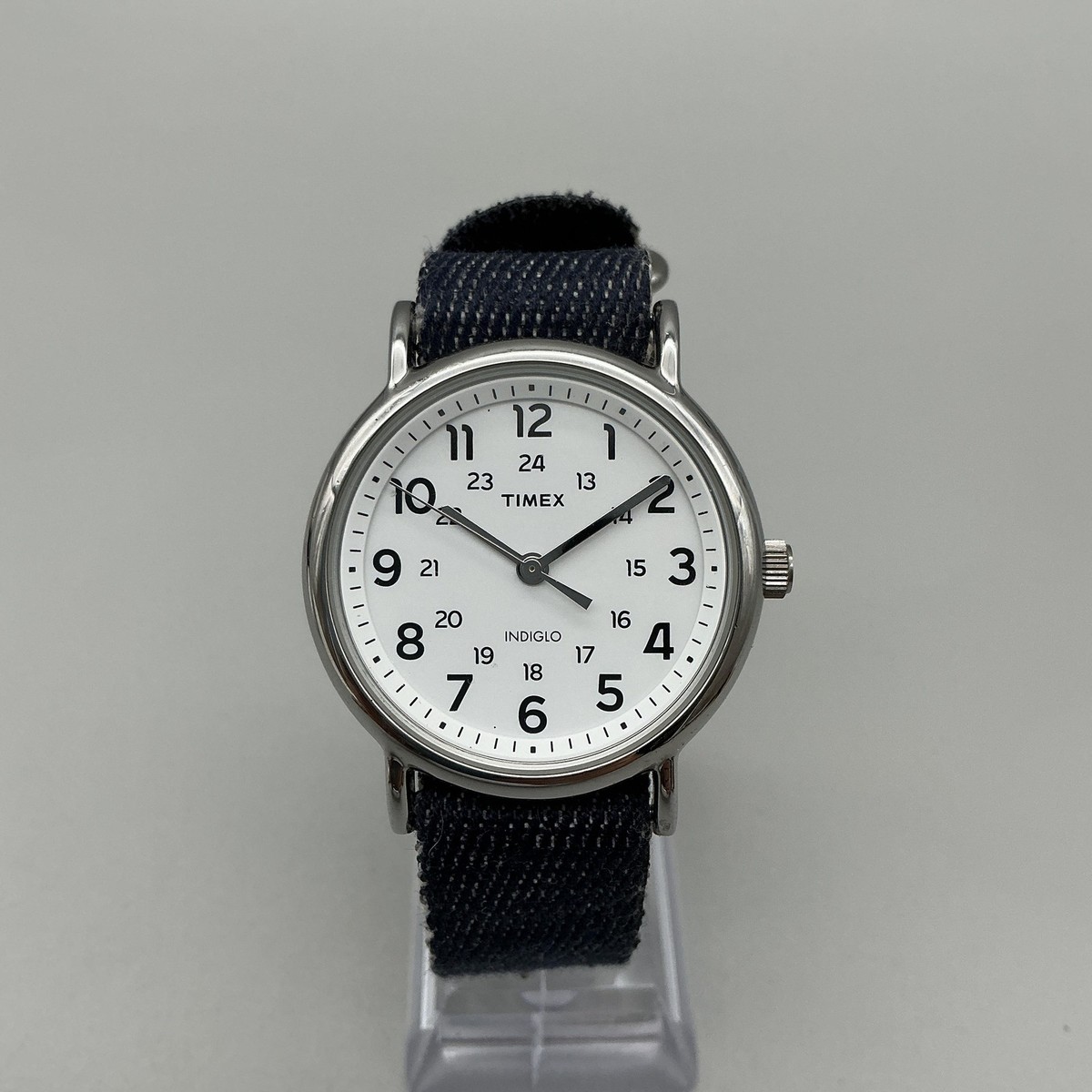 Timex Weekender Kwartshorloge, 31mm, witte wijzerplaat, blauw gebloemd horlogebandje, TW2V45900