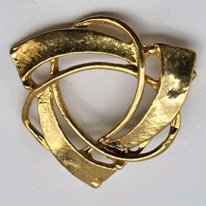 Authentic Fabulous vintage brooch pin Celtic Knot Trillium eyeglasses holder gold plated