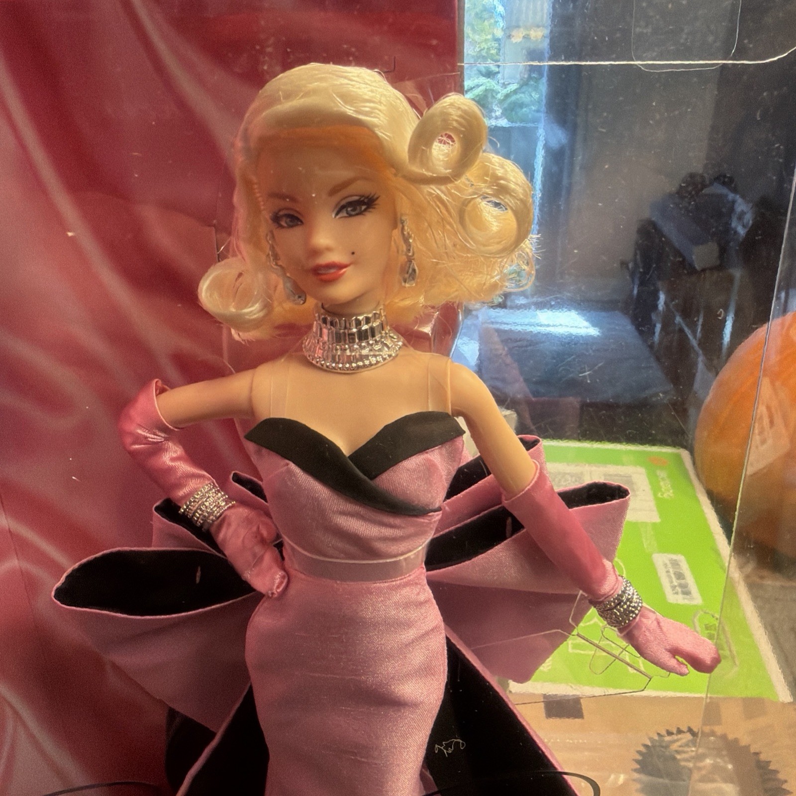 Куклы Barbie 2026 MM100 Marilyn Monroe’s 100th Birthday “Barbie Signature” — фото 2