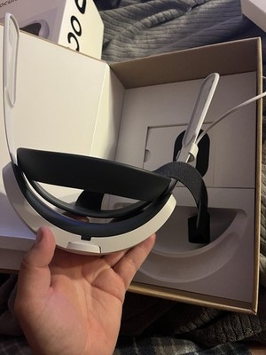 Oculus Quest 2 256GB with Elite Strap and Battery In Original Packaging/ USED