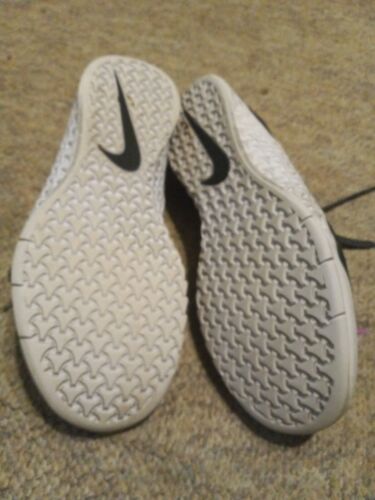 Size 8.5 - Nike Metcon Black Metallic Silver - 924593-001 - Picture 3 of 8