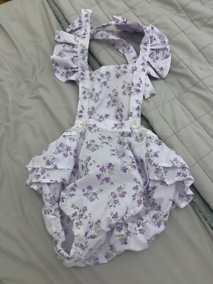 Flieder Blumen abnehmbarer Strampler 18-24 Monate Josh & Bella Boutique