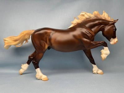 Breyer Model Horse  Surfer s Riptide  -  Regular Run - Cantering Welsh Cob mold