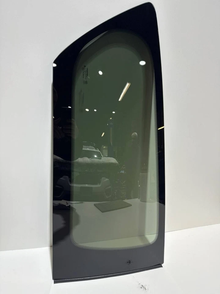 Chrysler Pacifica 2018-2020 cuarto trasero derecho ventana/vidrio | OEM P68238494AC Foto 3 de 4