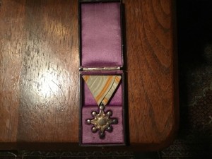Japanese Medal Japan badge WW2 WWII sacred treasure medal in box