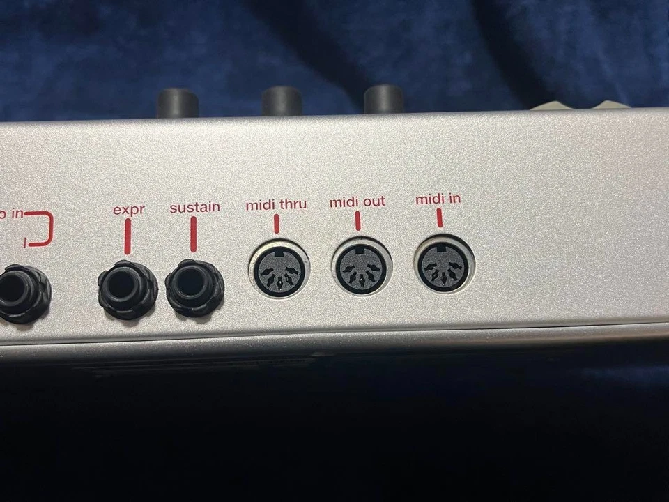 Alesis Micron Anolog Modeling Keyboard Synthesizer Shipped from Japan - Image 3 of 4