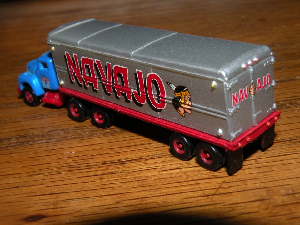 Mini Metals HO Scale Navajo IH R-190 Semi-Tractor/32' Trailer Set #31133 1950's - Image 4 of 4