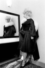 Actress Barbara Windsor in her dress that she plans to wear for th- Old Photo 1