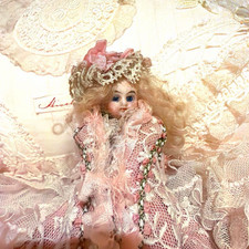Antique French Bisque Mignonette Doll 3.9 in 10cm Mohair Hair Cute Face Me