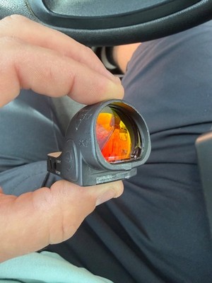 Trijicon SRO 1 MOA  (refurbished) new glass from trijicon