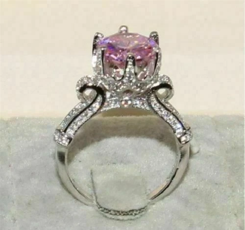 Anillo de compromiso redondo de 2,70 quilates con rubí rosa para bebé creado en laboratorio en oro blanco de 14 quilates talla 8 Foto 2 de 4