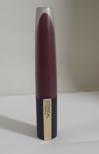 Mancha labial mate L'Oreal Paris maquillaje rojo firma, disfruto - Imagen 2 de 3