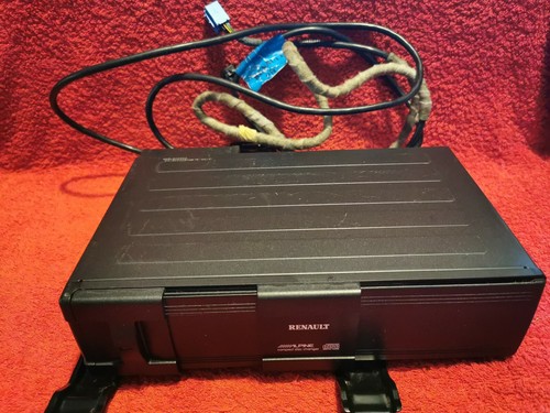 Renault Alpine Cd Changer 8200002589A With Cradle, Cartridge And Loom