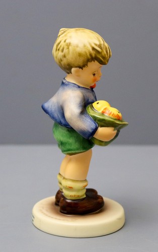 M I Hummel Goebel Porcelain Figurine GIFT FROM A FRIEND Germany Mold 485 - Picture 5 of 6