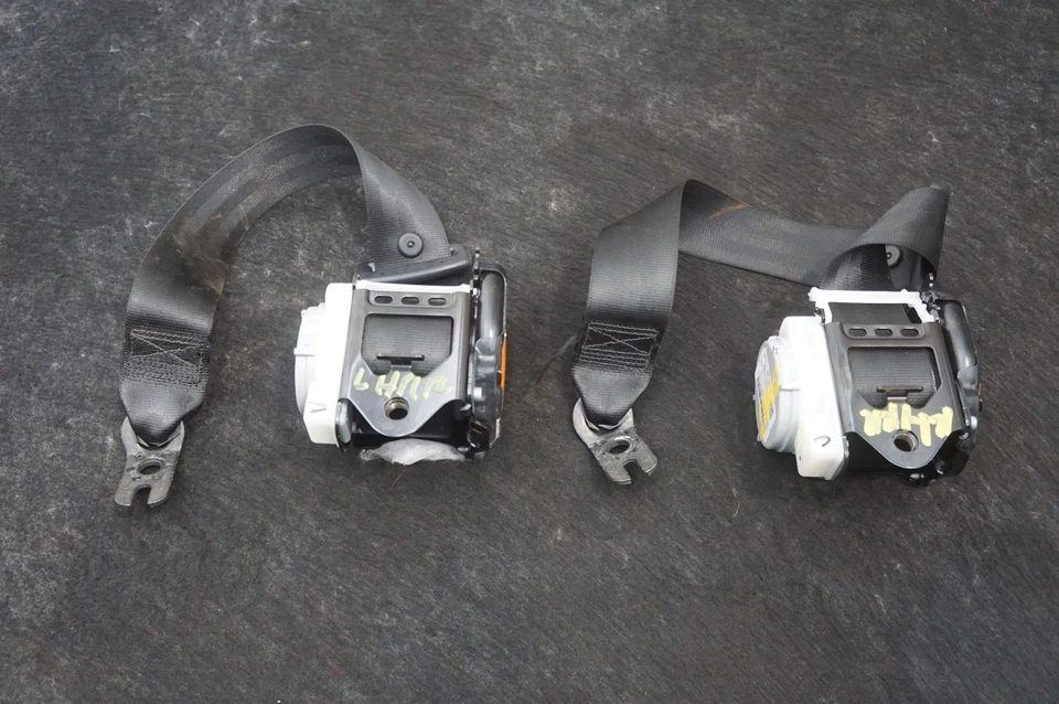 Juego 2 retractores de cinturón de seguridad trasero izquierdo y derecho OEM 4G0857805C Audi RS7 2014-2018 Foto 3 de 4