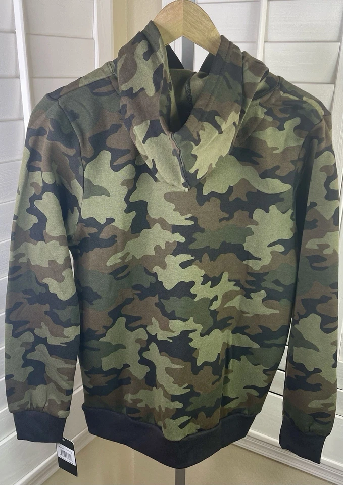 Sudadera/Sudadera con Capucha Hurley Cara de Tiburón Gráfico Verde Camuflada, Niños Talla XL, NUEVA CON ETIQUETAS $48.00 Foto 4 de 4
