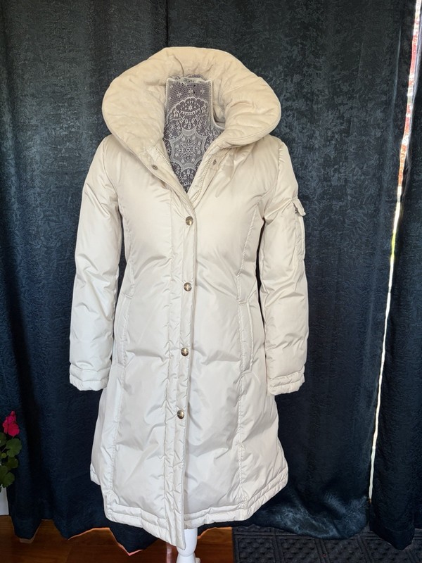 DKNY Women’s XS Ivory Long Down Coat. Excellent Condition. Pockets, Hidden Hood