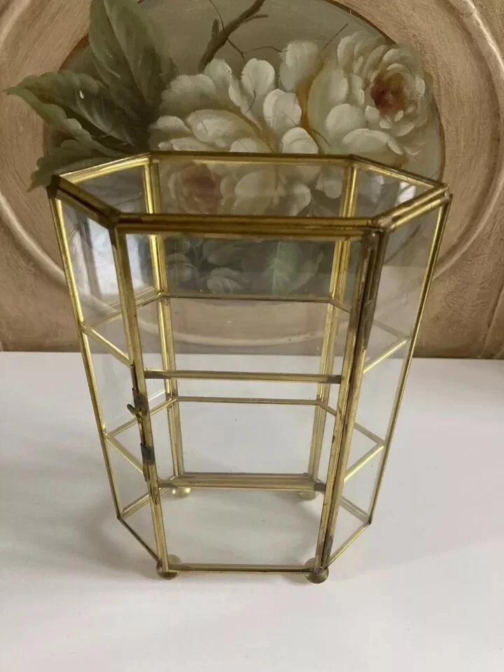 29 ⚜️ Ancienne Petite Vitrine Décoratif en Laiton Vintage - Photo 2/4