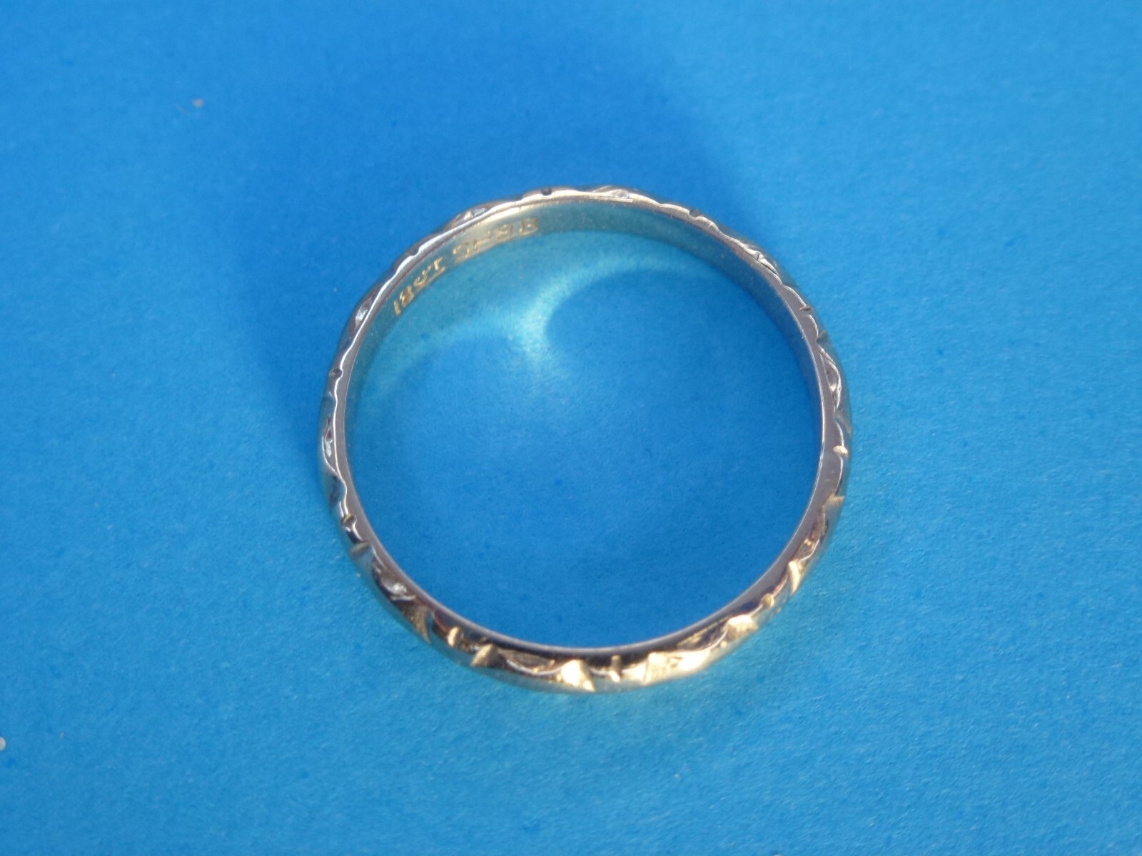 18k 18ct Solid White Gold Patterned Ring. Size O … - image 1