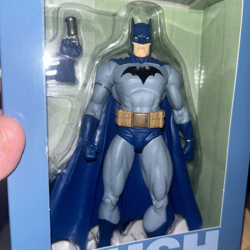 DC Direct Batman Hush series Batman HUSH Collector Action Figure – BATMAN - Picture 2 of 6