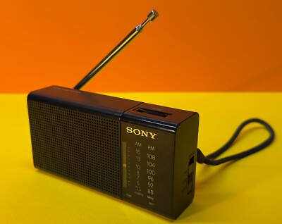 Vintage Portable Radio Sony ICF -P36 Video !