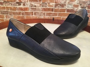 Fly London Softinos Amo Azul marino cuero calzado de cuña SIP-en 38 7 7.5  Nuevo | eBay