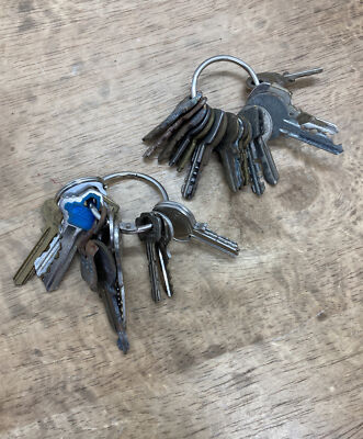 Lot Of ~27 Vintage Random Keys  Arts & Crafts / Authentic Old As Shown