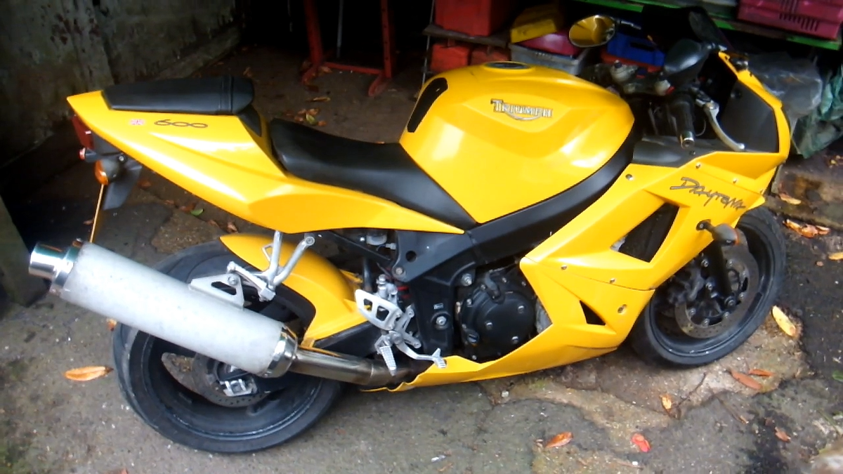 TRIUMPH DAYTONA 600 COMPLETE ENGINE GOOD CONDITION 58K MILES 2003
