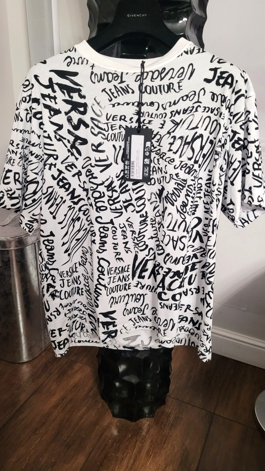 -65%OFF Versace Jeans Couture VJC White T-Shirt LOGOMANIA Tshirt sz L regular thumbnail 9