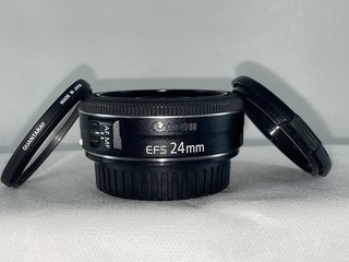 Canon EF S 24mm f/2.8 Macro Lens Stm Excellent Condition.