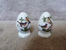 HEREND Salt & Pepper Shakers Rothschild Bird Eggs 200/250 2 1/4"