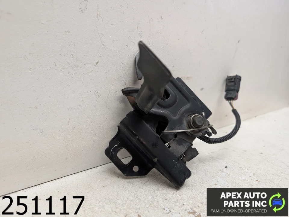 GMC Yukon 2007 OEM 6,2 L pestillo de capó con sensor Foto 2 de 4