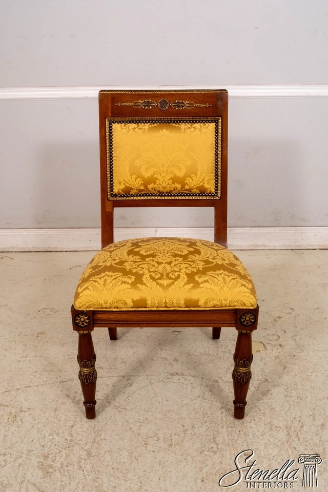 L69414: Juego de 8 sillas de comedor estilo Luis XVI HENREDON caoba Foto 3 de 4