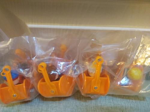 K'NEX Roller Coaster & Starburst Spinner Thrill Rides 990 Knex Pieces & 3 Motors - Picture 2 of 13