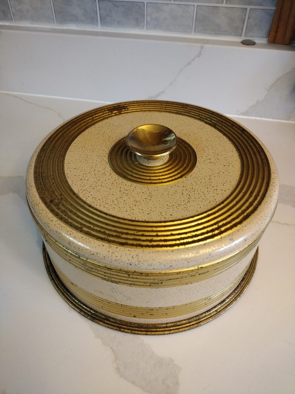 1040-1950s  Vintage Cake Plate