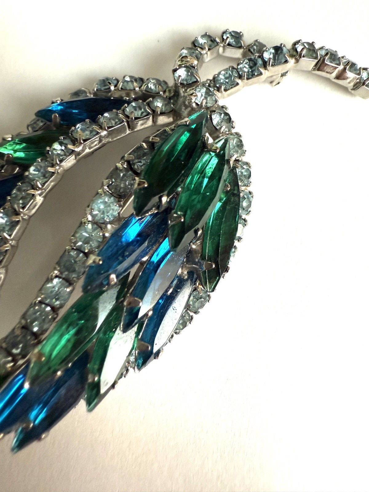 Vintage Glass Rhinestone Leaf Statement Brooch Bl… - image 4