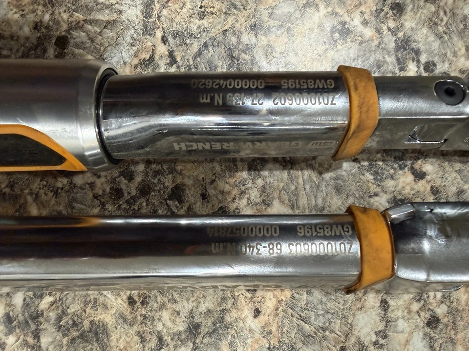 Juego de llaves dinamométricas digitales de llaves dentadas 3/8 y 1/2. Drive Foto 4 de 4