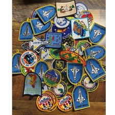Huge Vintage Lot Cub Boy Scout Patches Collec...