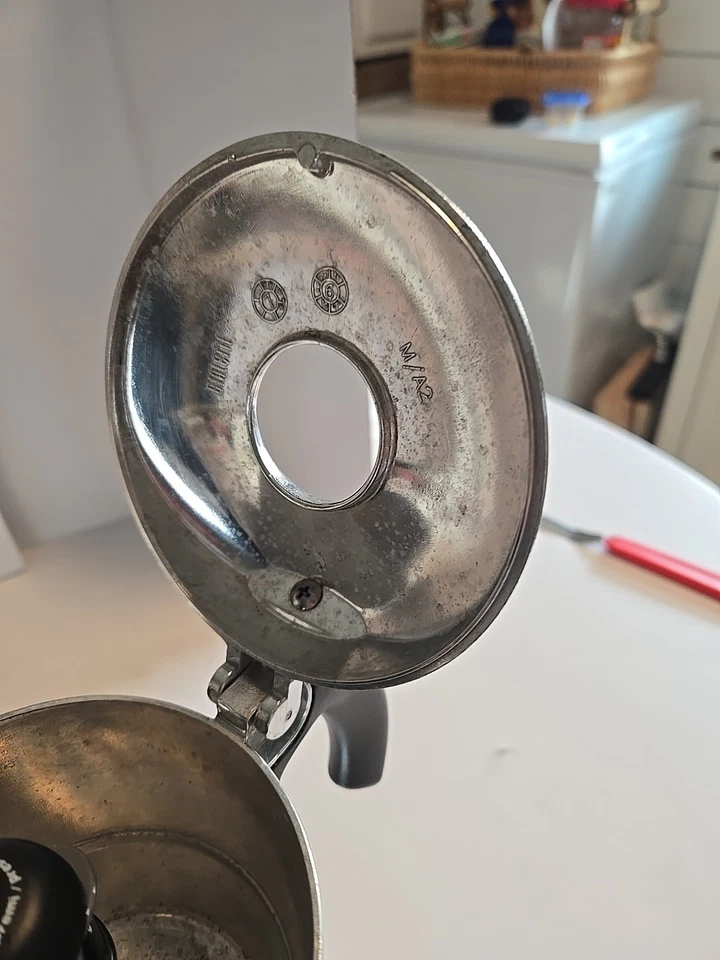 Máquina de cappuccino Bialetti Mukka Express 2 xícaras fogão veja fotos!  - Imagem 3 de 4