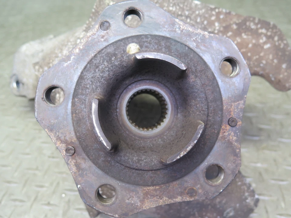 Porsche 911 996 Carrera 1999-2005 4 tracción trasera eje delantero derecho nudillo cubo rueda Foto 4 de 4