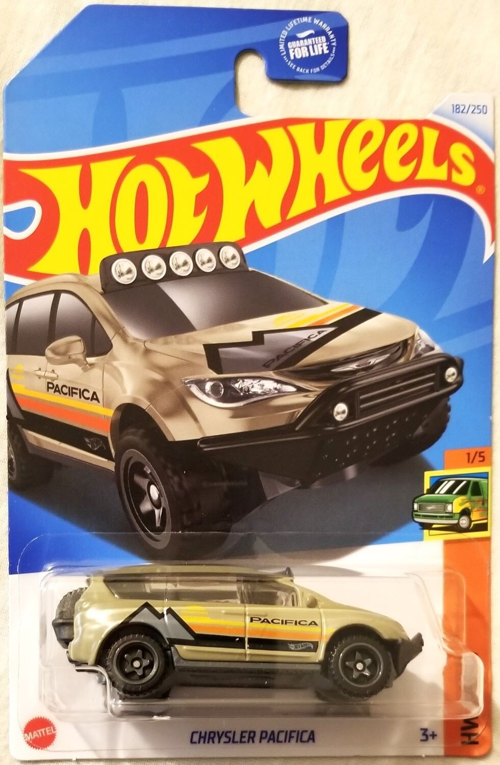 Hot Wheels - 2024 HW Vans 1/5 Chrysler Pacifica 182/250 (BBHTB93)