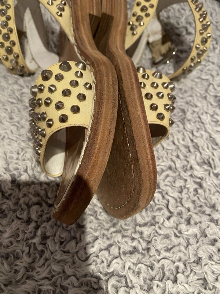 Sandalias de mujer Prada de cuero nude talla US 7 EU 37 Foto 4 de 4